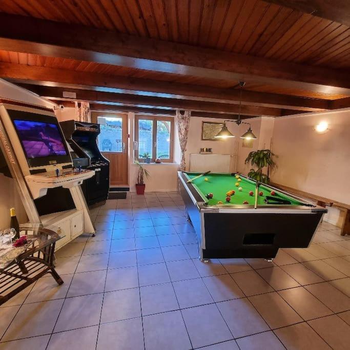 ונטרון Gite Eglantine 2 A 6 Personnes Avec Spa Et Salle De Jeux Dans La Residence מראה חיצוני תמונה