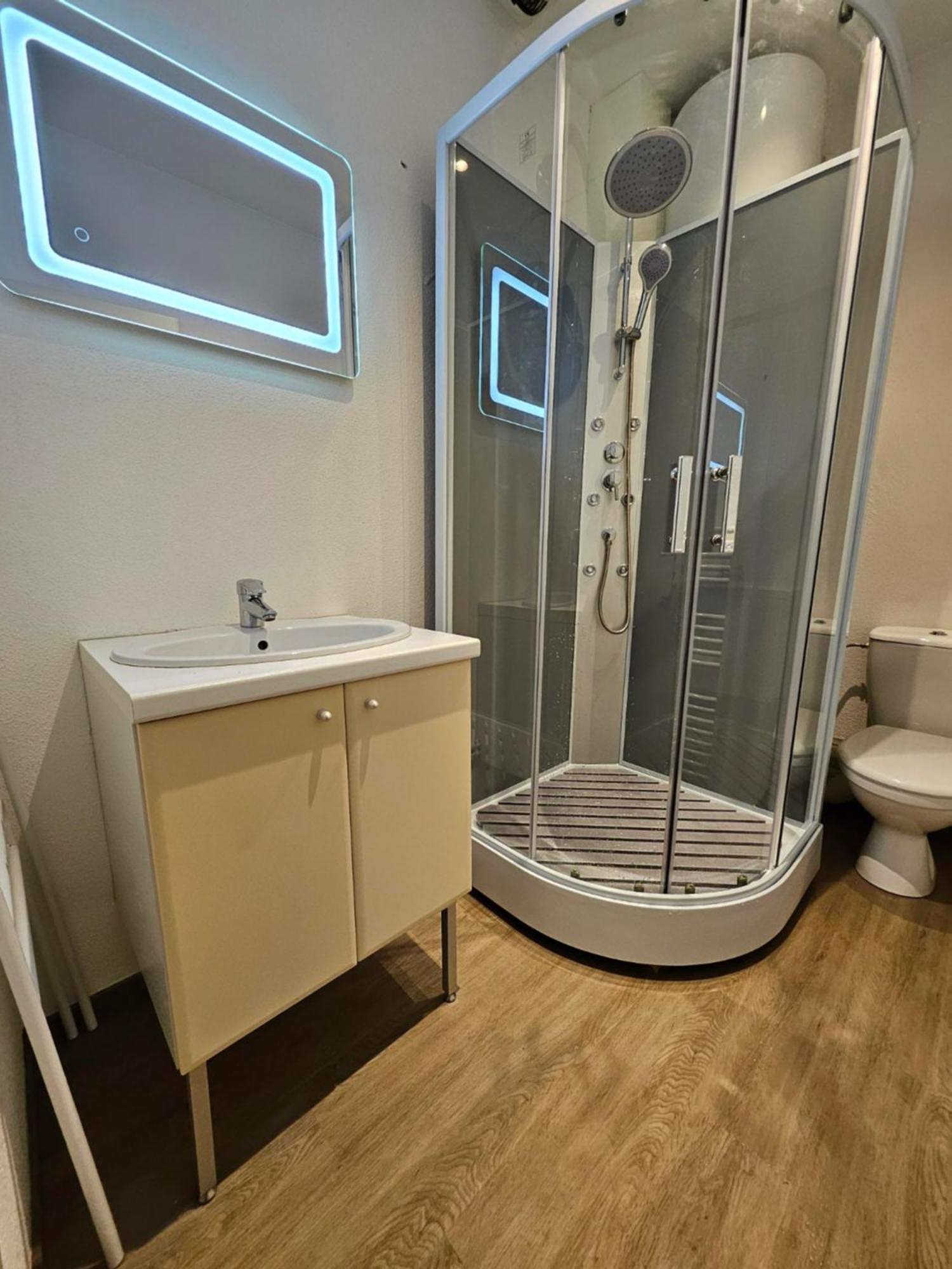ונטרון Gite Eglantine 2 A 6 Personnes Avec Spa Et Salle De Jeux Dans La Residence מראה חיצוני תמונה